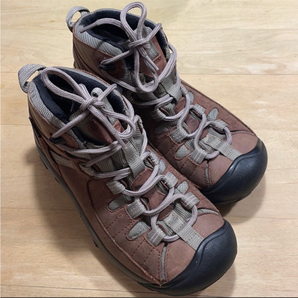 Keen Hikers Sz 6